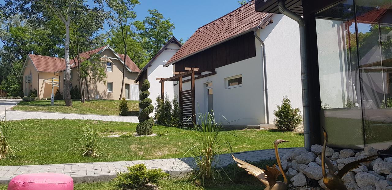 Kenese-Voelgye Villahotel Балатонкенезе Экстерьер фото